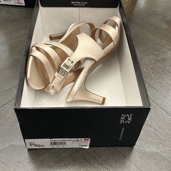 Naturalizer Taimi Heeled Sandal (Wide) - Picture 2 of 11